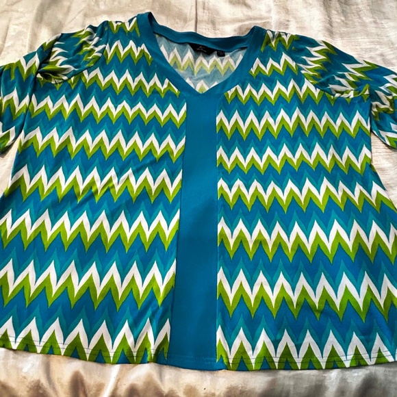 TOP, NINA LEONARD, OCEAN MULTI SIZE 3X, SILKY FABRIC, V NECK, ¾ SLEEVES, TAGS - Picture 2 of 10